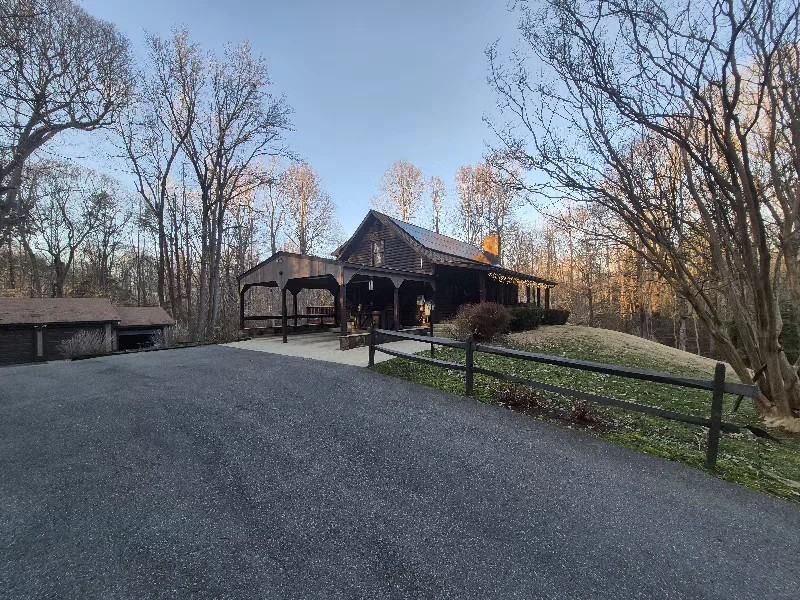 3550 Holderness Ln - Photo 6 of 21