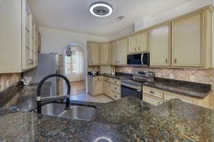 featured image of 1335 Maplebrook Dr #A