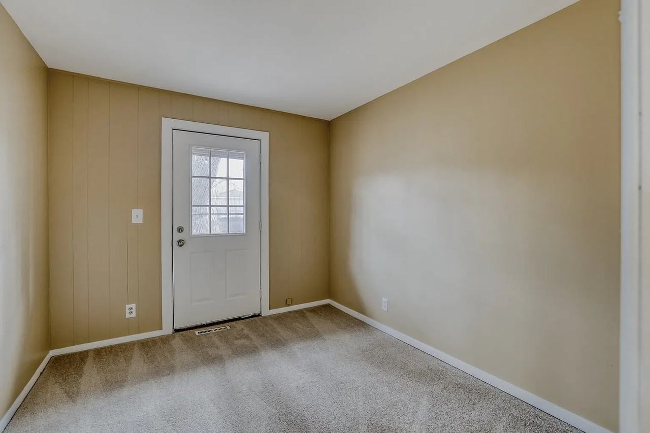 17 S Bartlett Rd - Photo 7 of 12