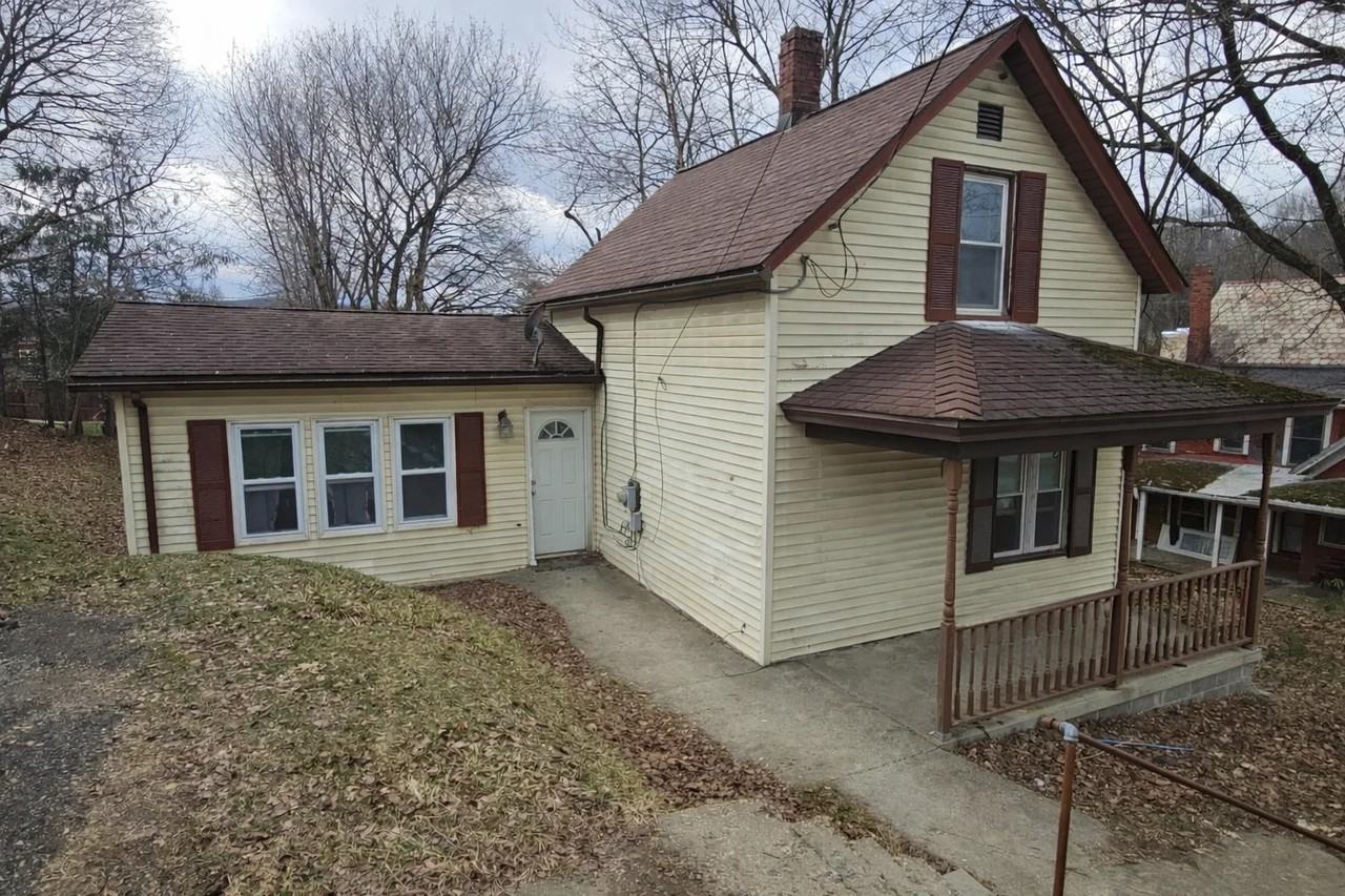 14 Parker Ave - Photo 2 of 9