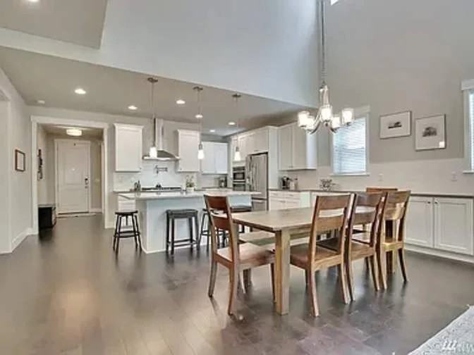 317 Field Pl Se - Photo 2 of 5