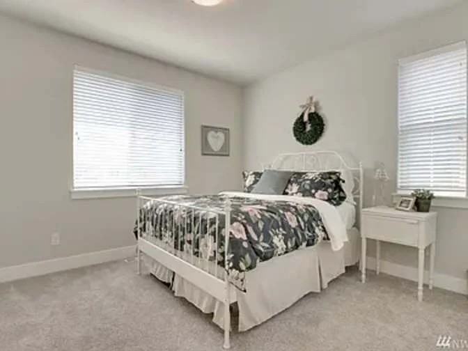 317 Field Pl Se - Photo 3 of 5