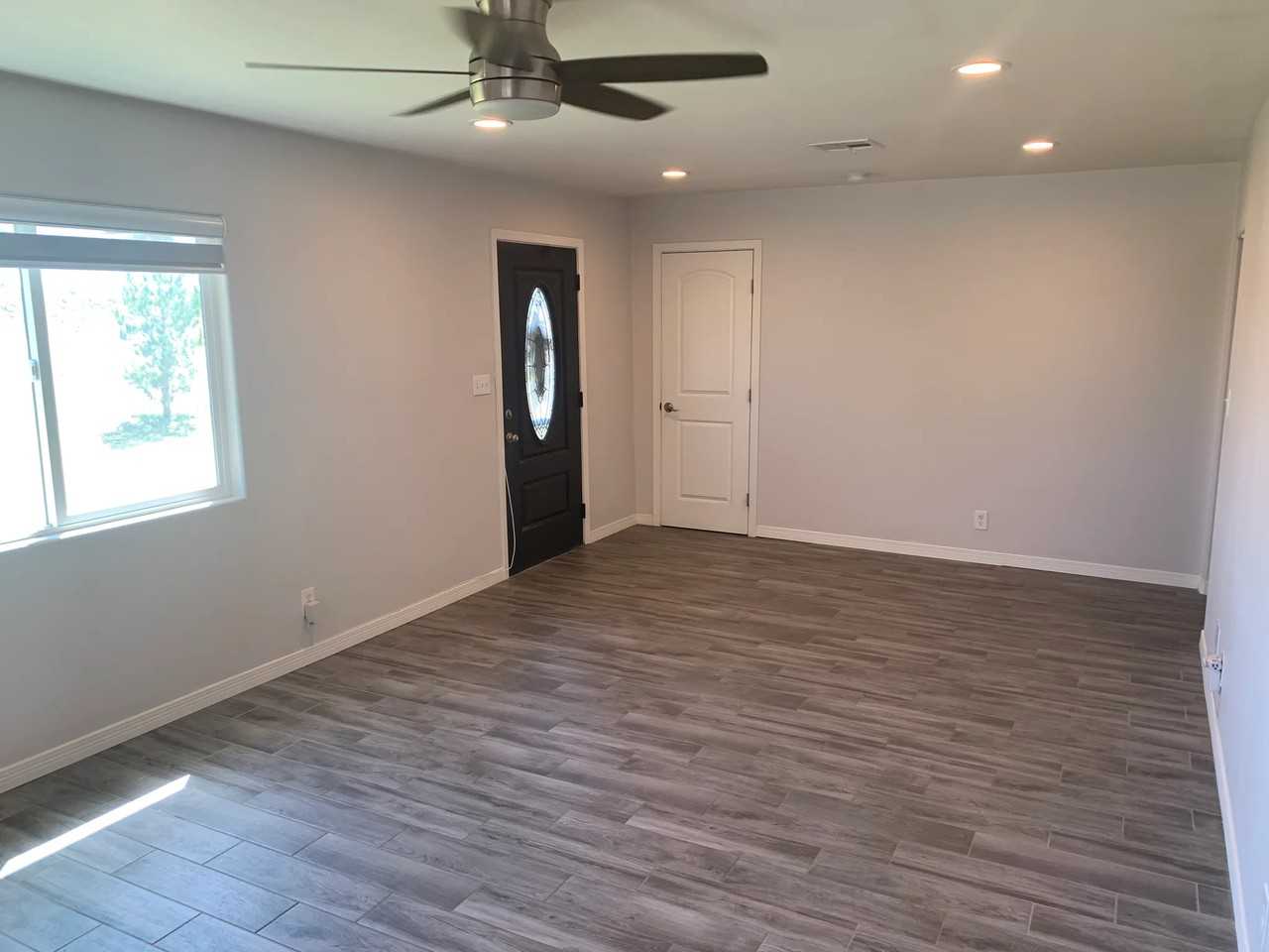 9400 4th Ave - Photo 3 of 5