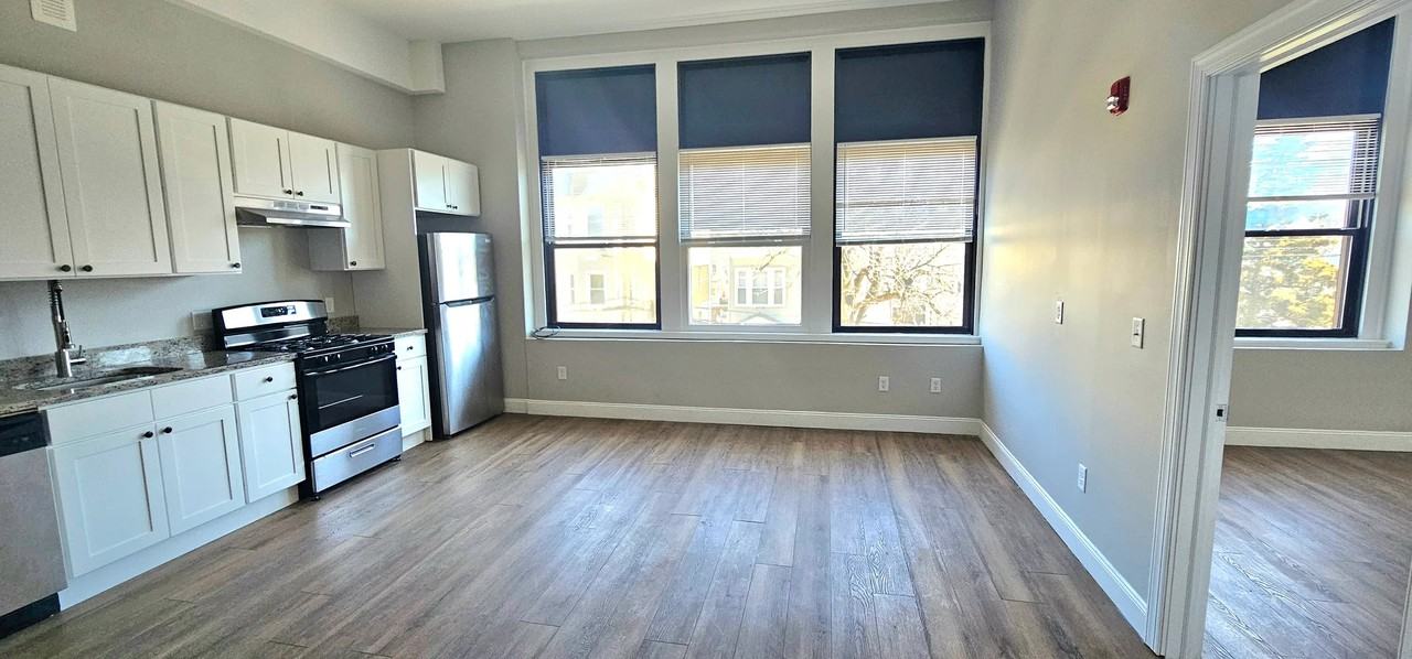 22 Richard St #202B - Photo 3 of 7