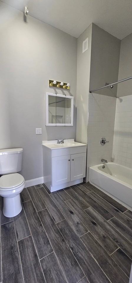 22 Richard St #202B - Photo 5 of 7