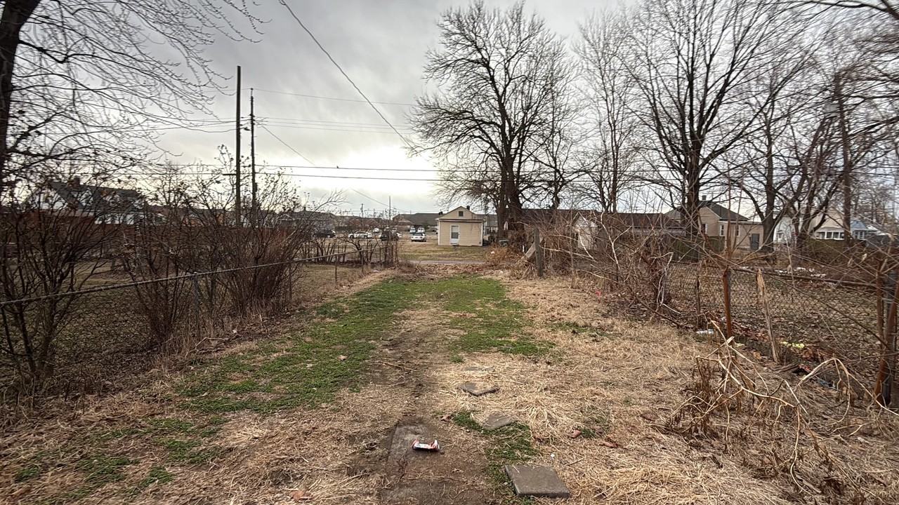 1608 3rd St - Photo 6 of 20