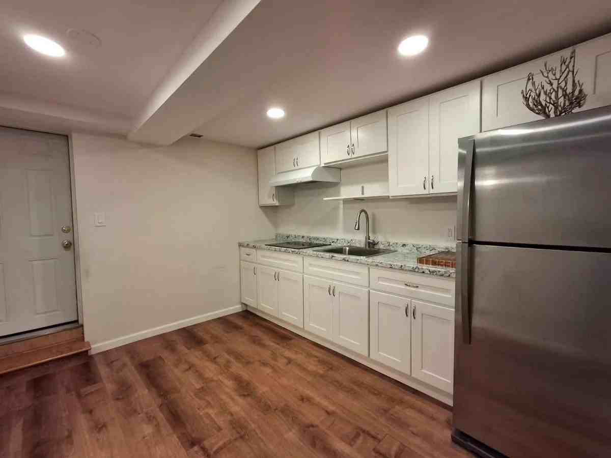 4 Embroidery St - Photo 2 of 12