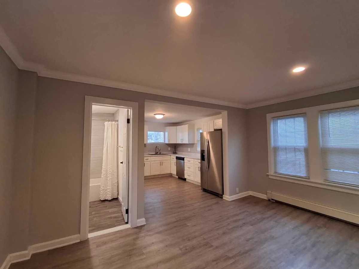 4 Embroidery St - Photo 3 of 12