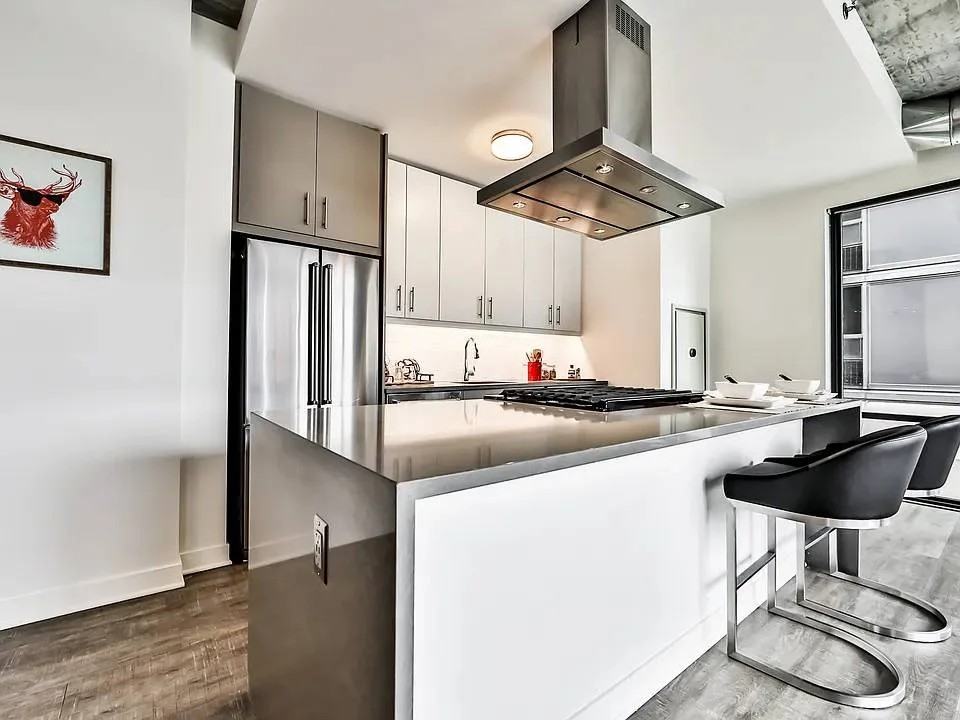 475 E Ohio St - Photo 4 of 16