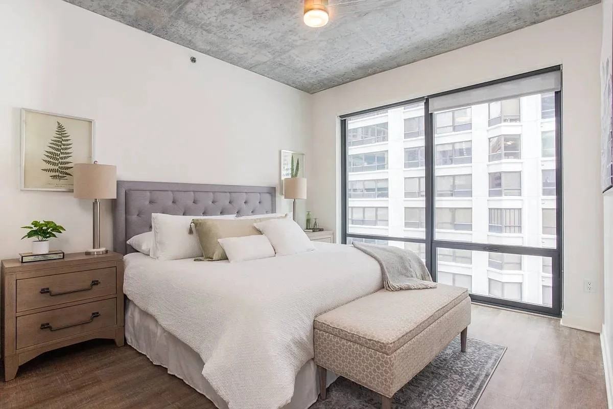 475 E Ohio St - Photo 6 of 16