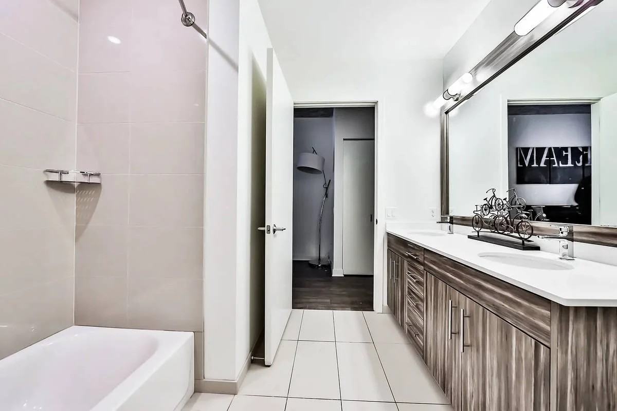 475 E Ohio St - Photo 7 of 16