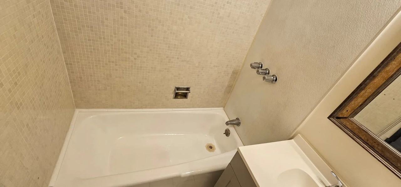 206 N Park View St #104 - Photo 4 of 18