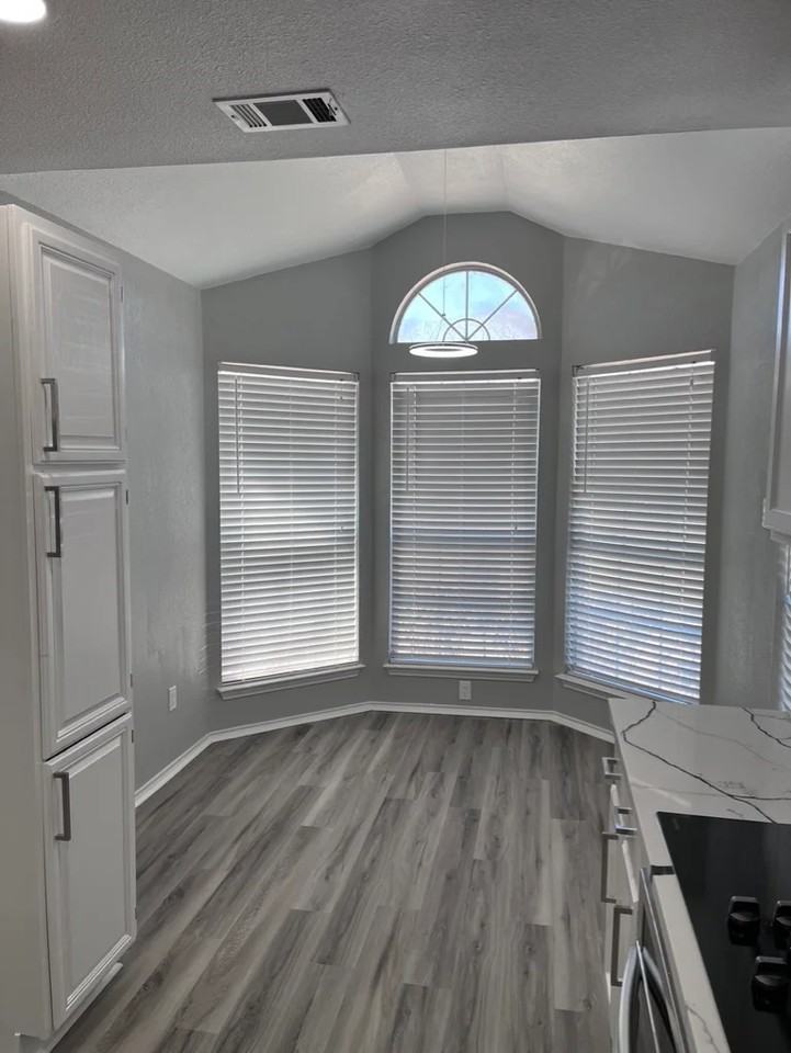 6820 Douglas Crk - Photo 4 of 16