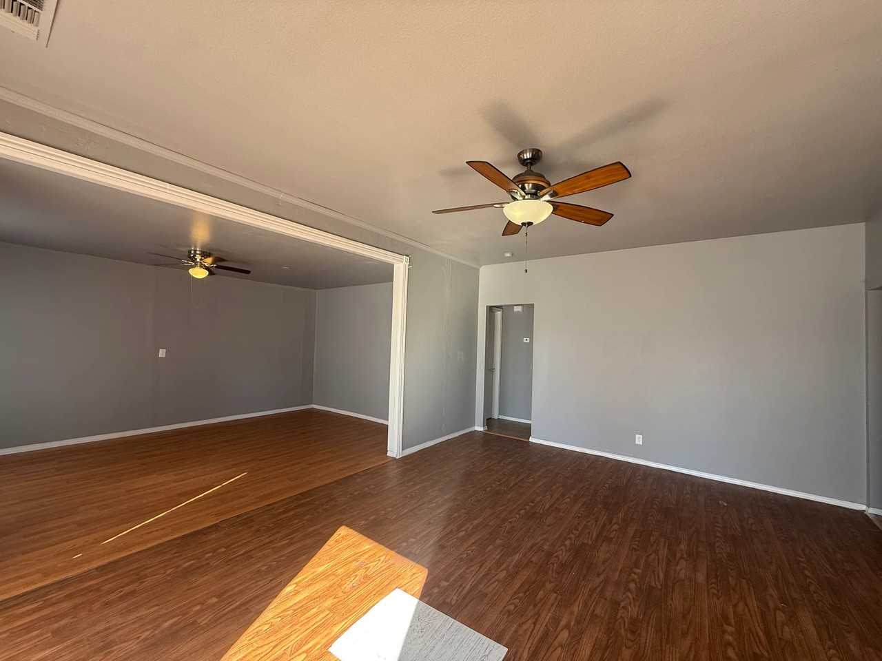 1306 N Arthur St - Photo 3 of 9