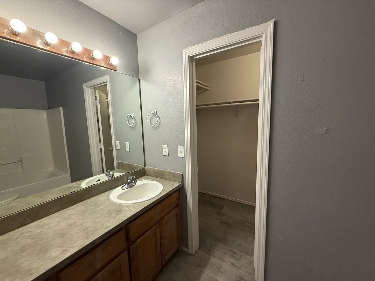 1306 N Arthur St - Photo 5 of 9