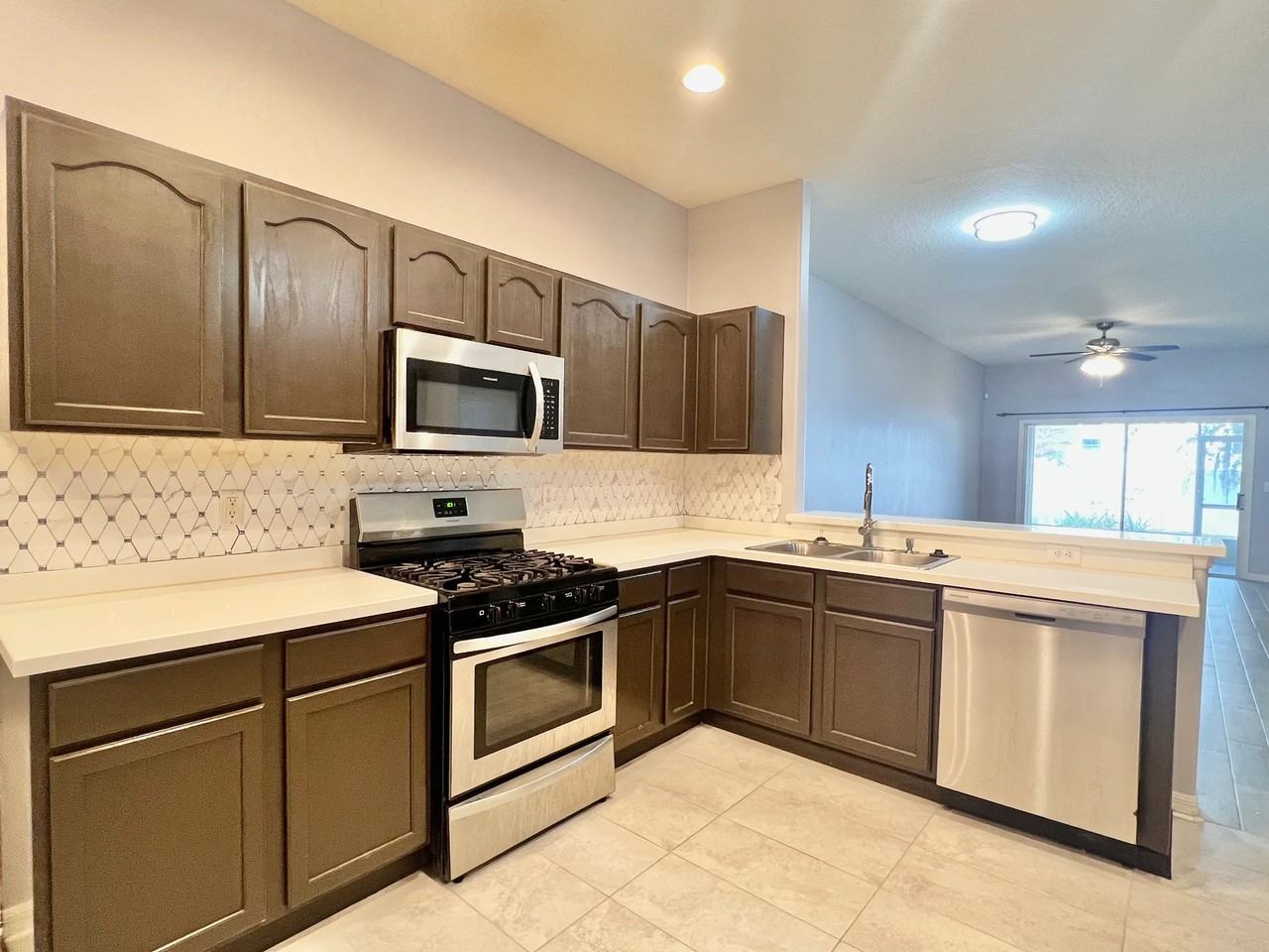 1131 Bensbrooke Dr - Photo 3 of 39