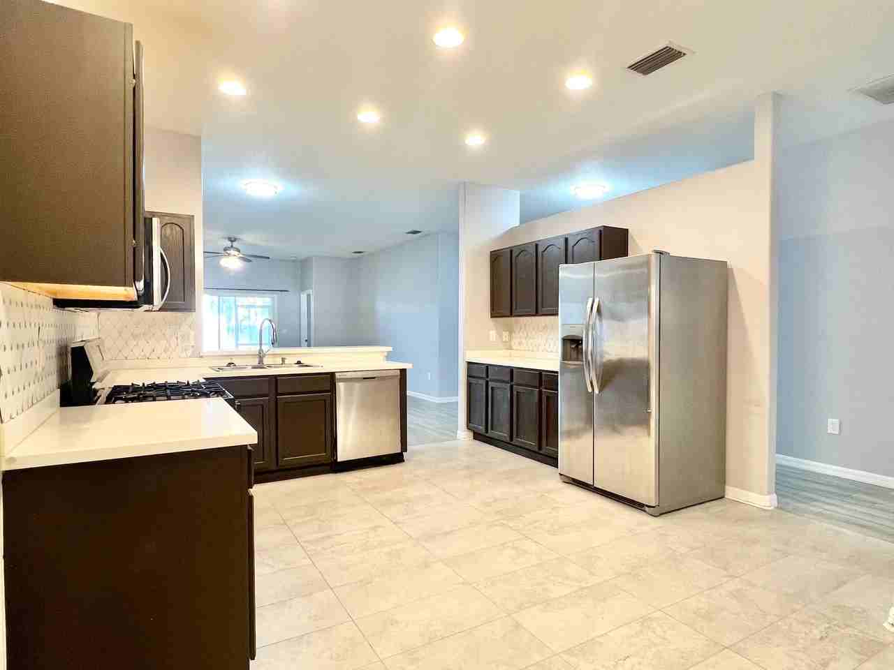 1131 Bensbrooke Dr - Photo 5 of 39