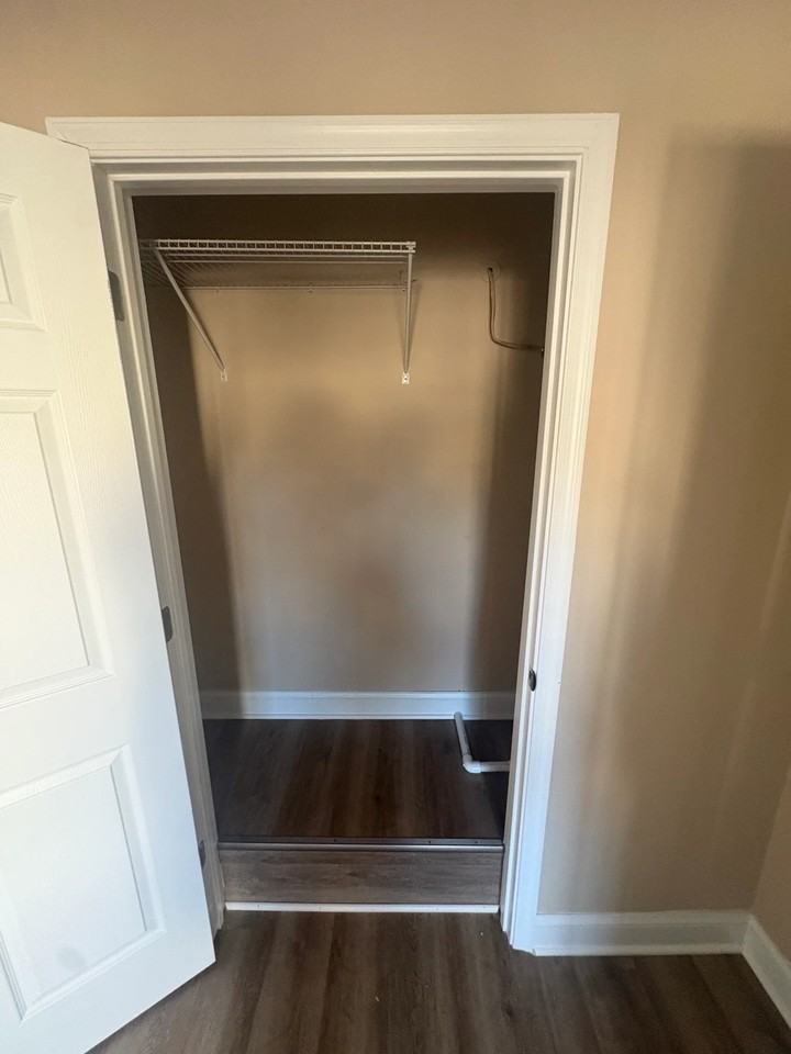 302 Hendrickson Ln - Photo 5 of 18