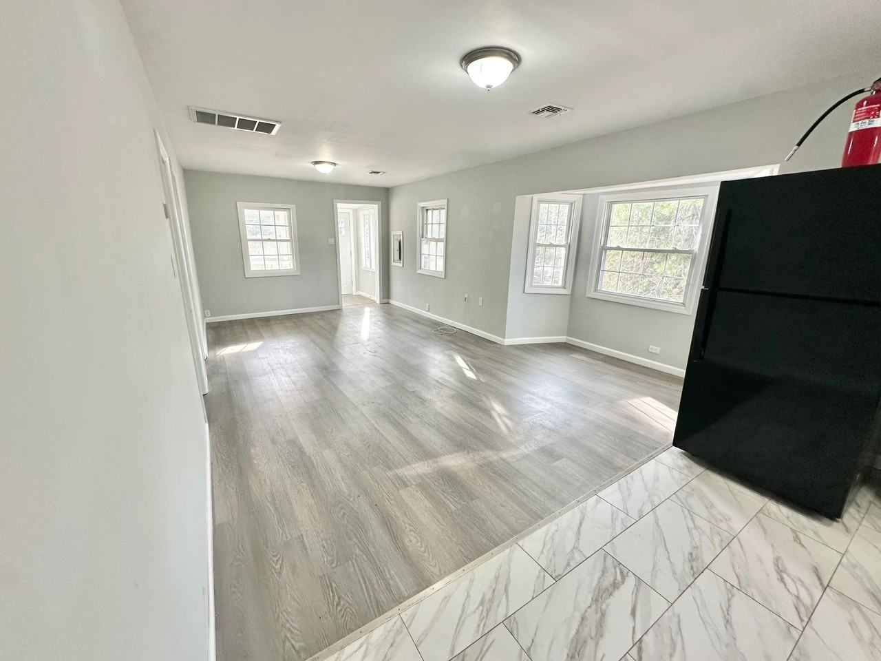 63 Gentian St - Photo 5 of 17