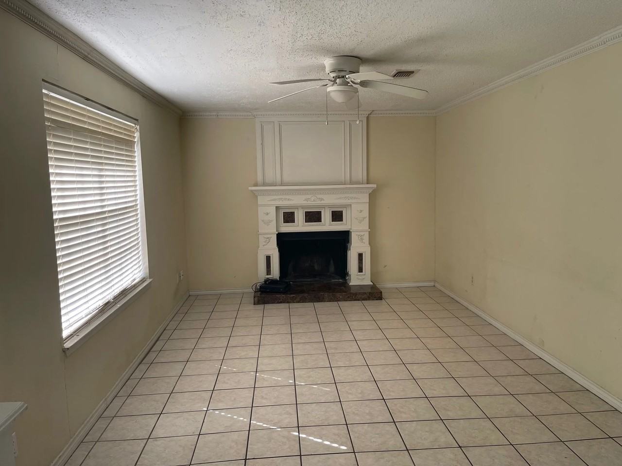 17935 Great Glen Dr - Photo 3 of 4