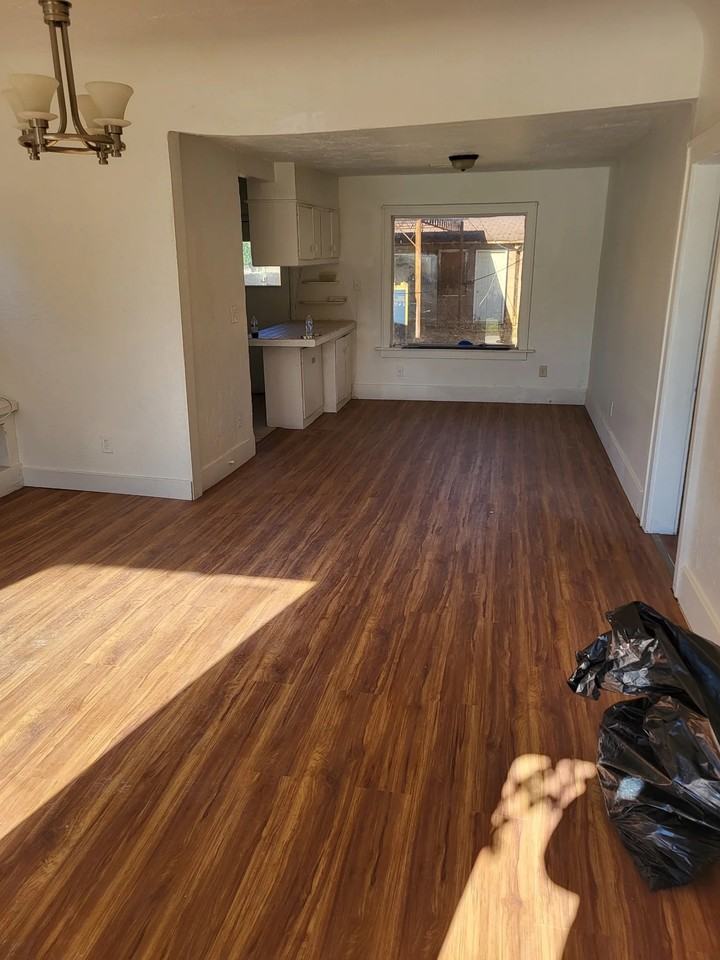 1521 Nw 45th St - Photo 2 of 9