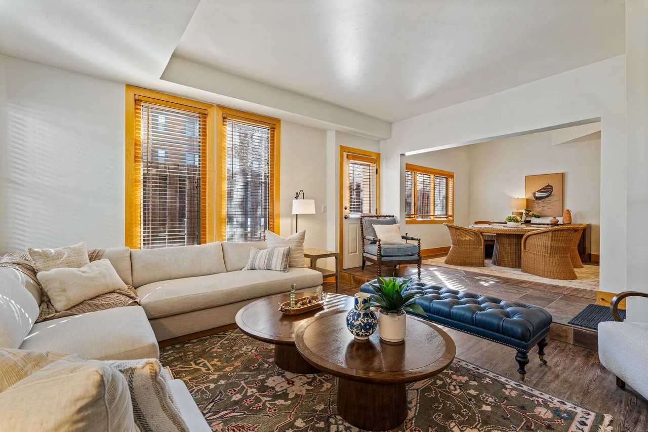 1488 Park Ave - Photo 6 of 19