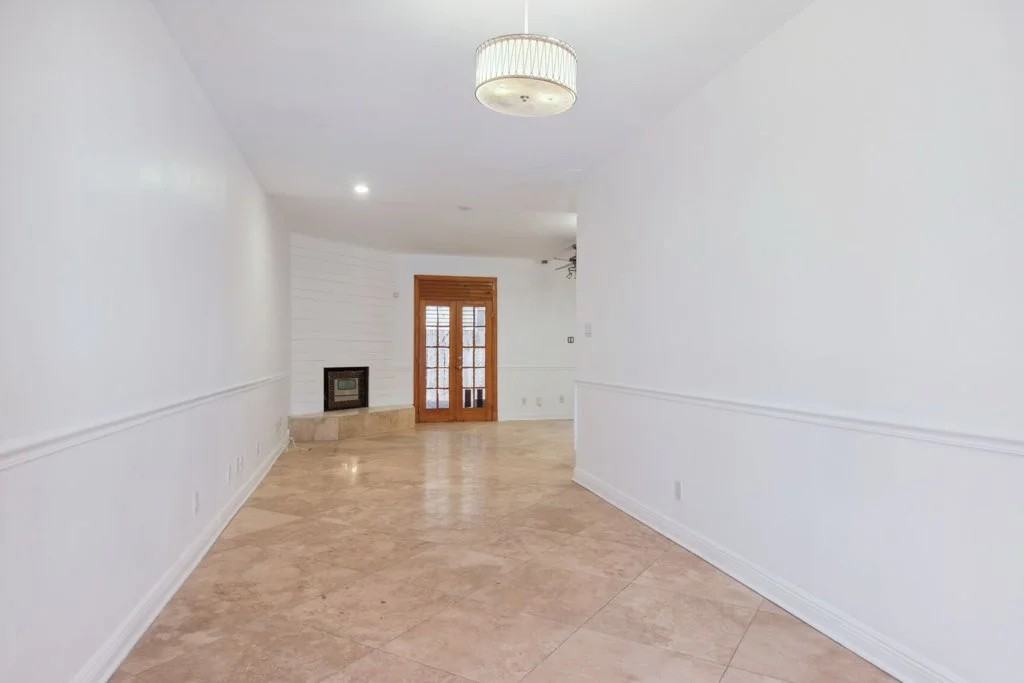 4601 Iberville St - Photo 3 of 13