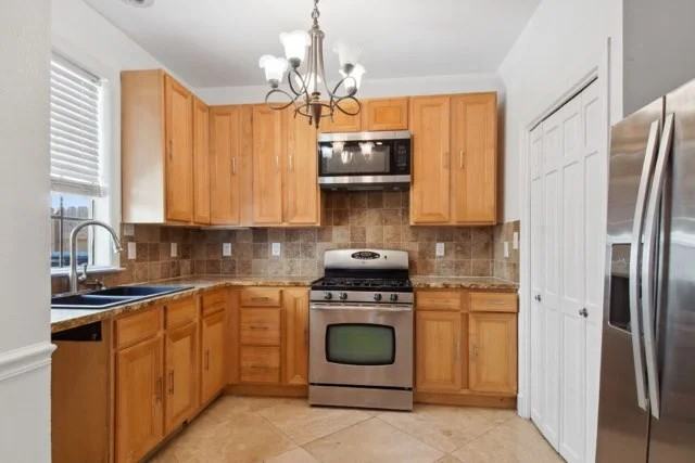 4601 Iberville St - Photo 5 of 13