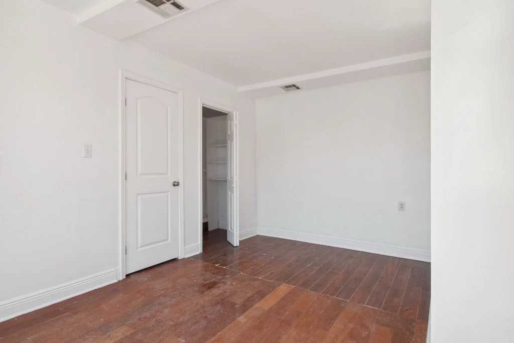 4601 Iberville St - Photo 6 of 13