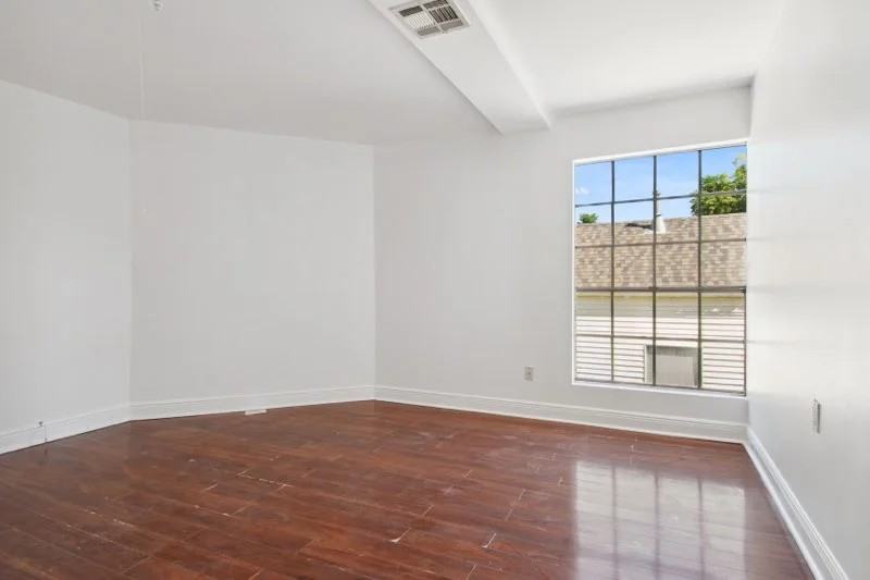 4601 Iberville St - Photo 7 of 13