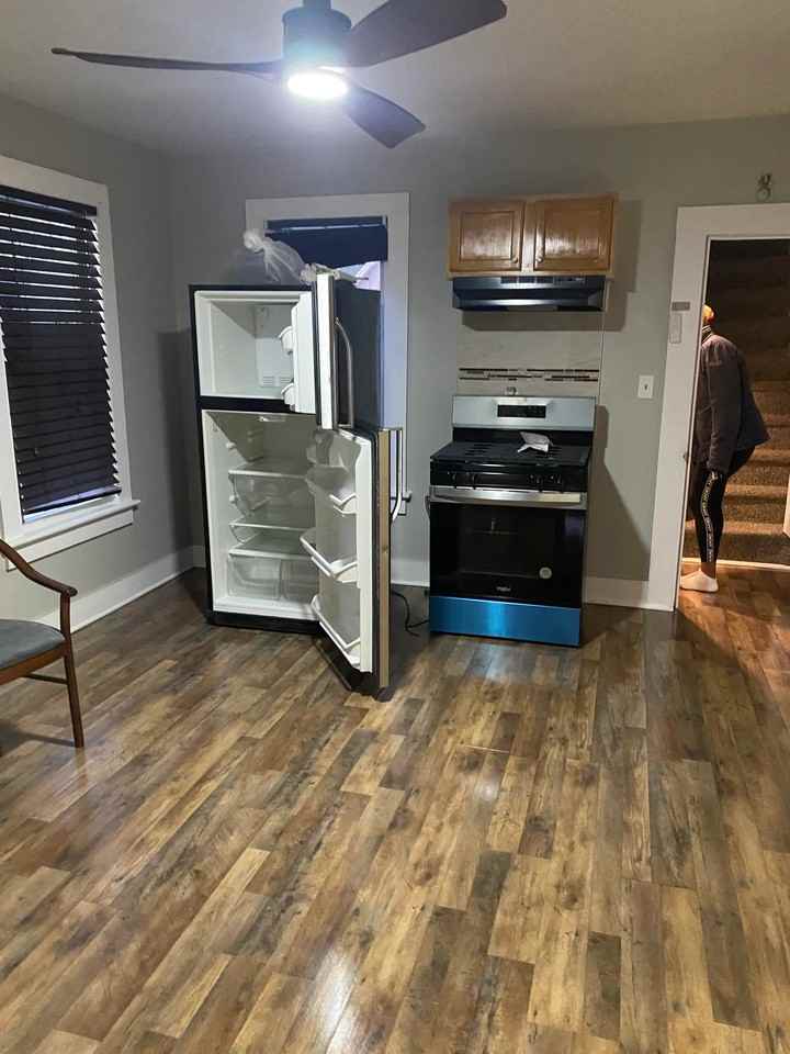 55 Vine St #2 - Photo 4 of 15