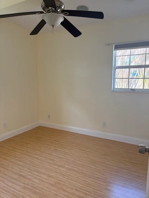 340 Carrousel Ct - Photo 3 of 10