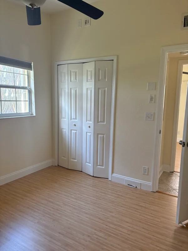 340 Carrousel Ct - Photo 5 of 10