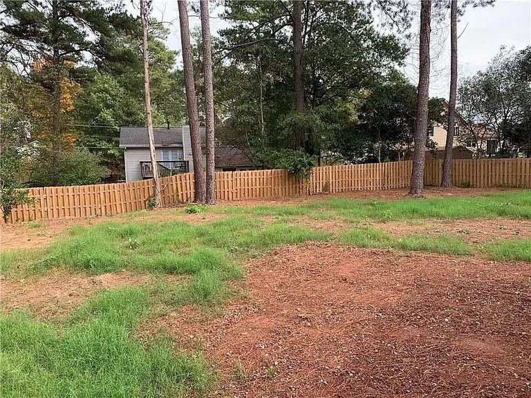 2379 Selman Dr - Photo 3 of 14