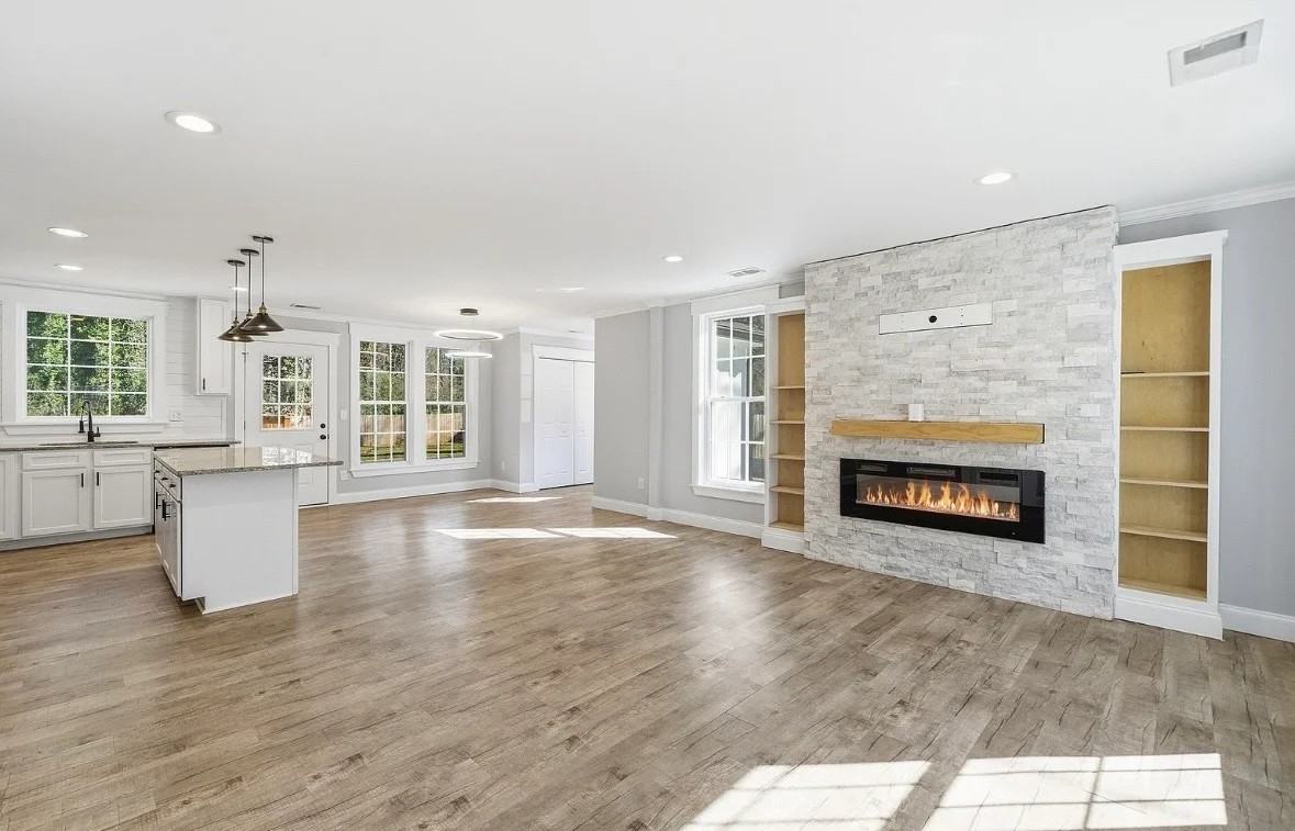 445 Arnold Ave - Photo 3 of 15