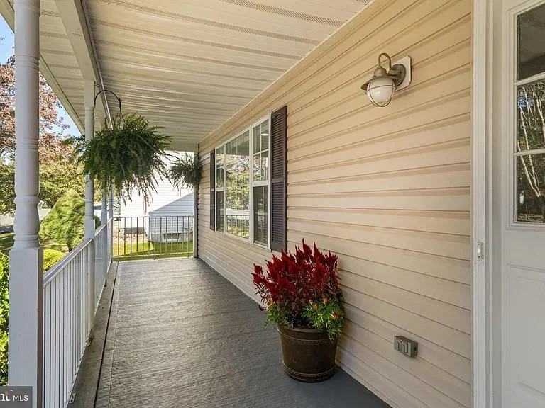 10 Blossom Dr - Photo 2 of 21