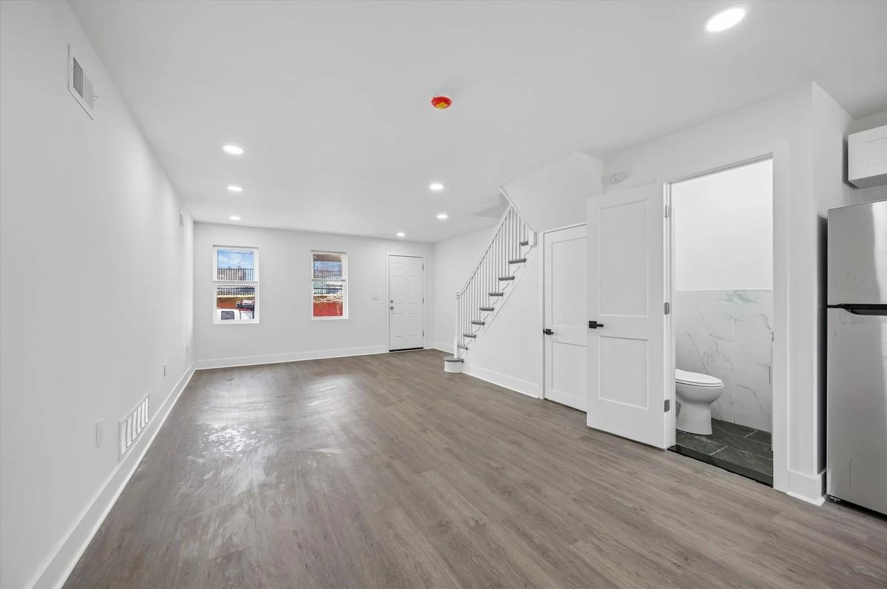 5815 N 21st St - Photo 3 of 11