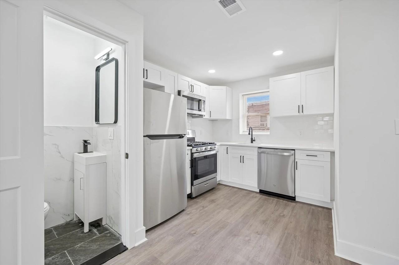 5815 N 21st St - Photo 4 of 11