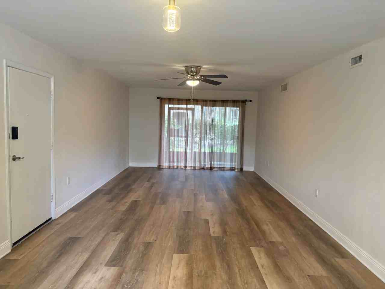 3802 N Lake Dr #20 - Photo 5 of 12