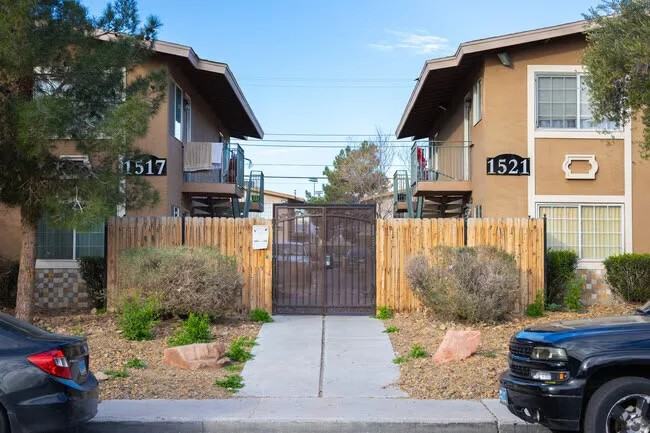 1536 N 22nd St #4 - Photo 3 of 14