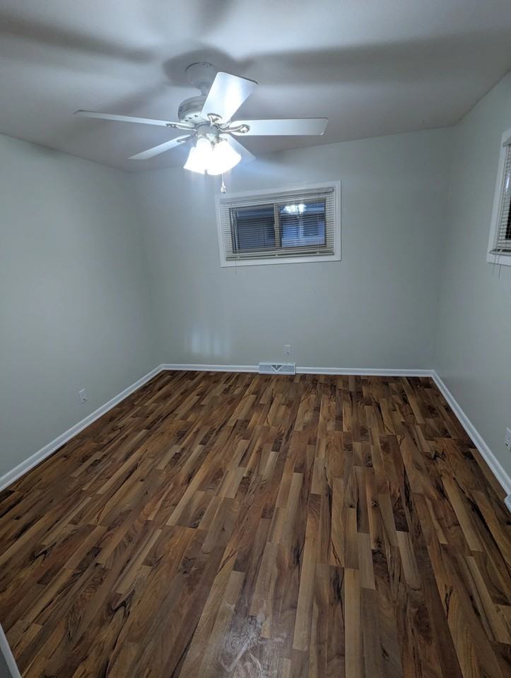 2422 W Columbine Ln - Photo 3 of 15