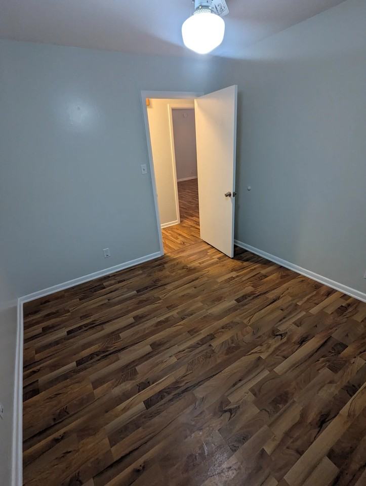 2422 W Columbine Ln - Photo 6 of 15