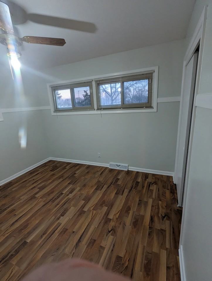 2422 W Columbine Ln - Photo 7 of 15