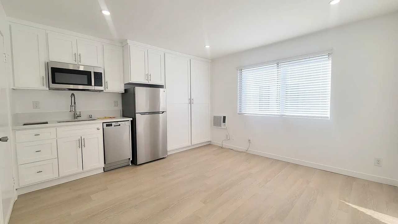 1818 N New Hampshire Ave #204A - Photo 2 of 18