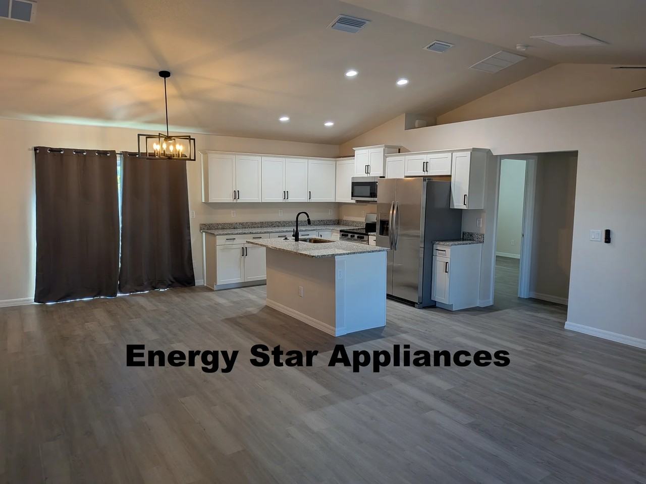 7352 Quarry St - Photo 5 of 20