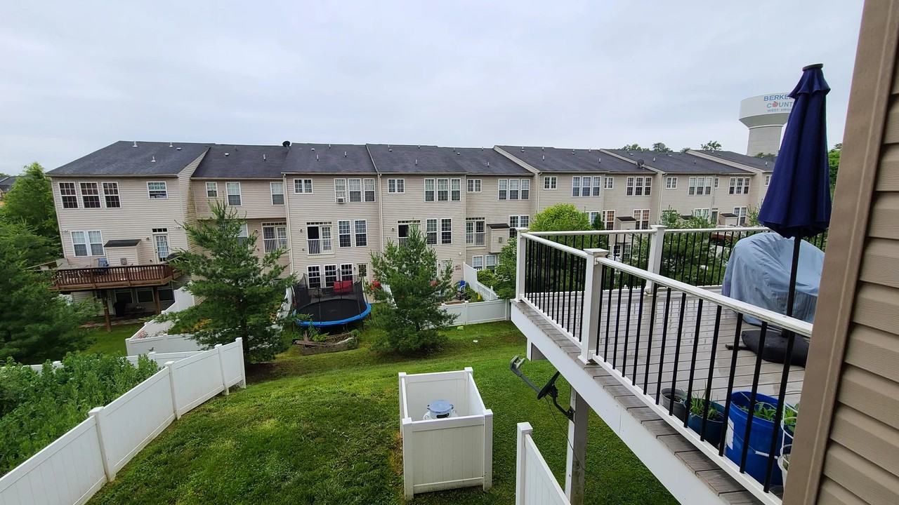 202 Tidewater Ter - Photo 4 of 12