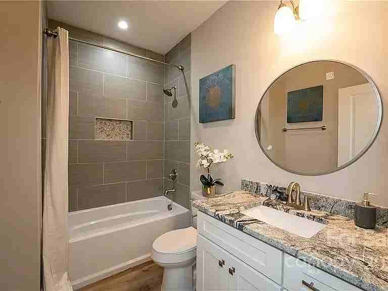 301 S Cloudman St - Photo 5 of 14