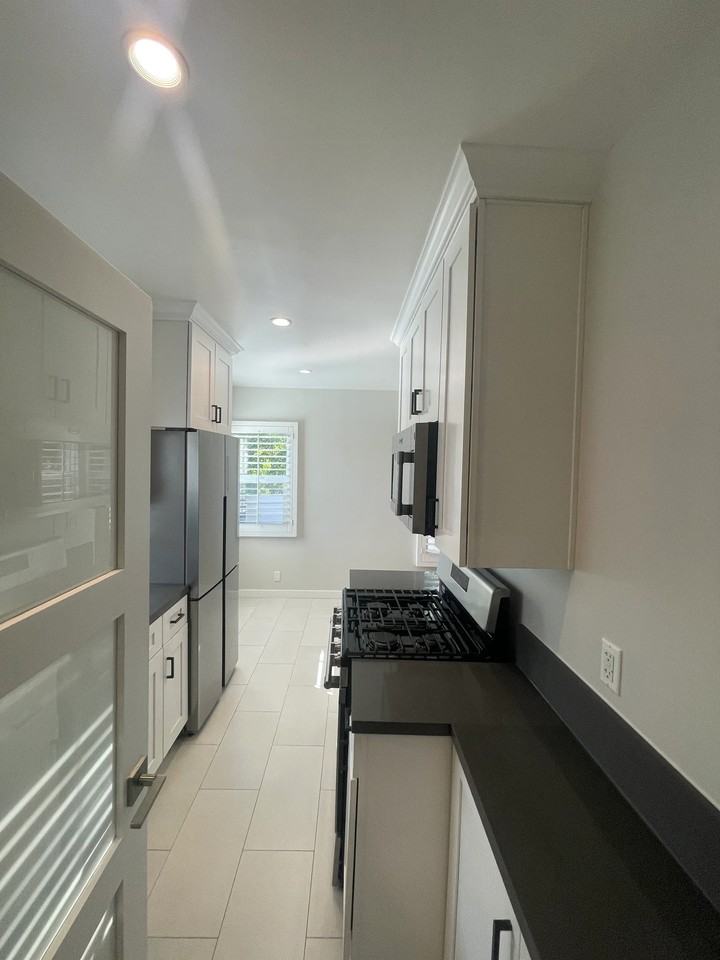 5410 Packard St - Photo 4 of 11