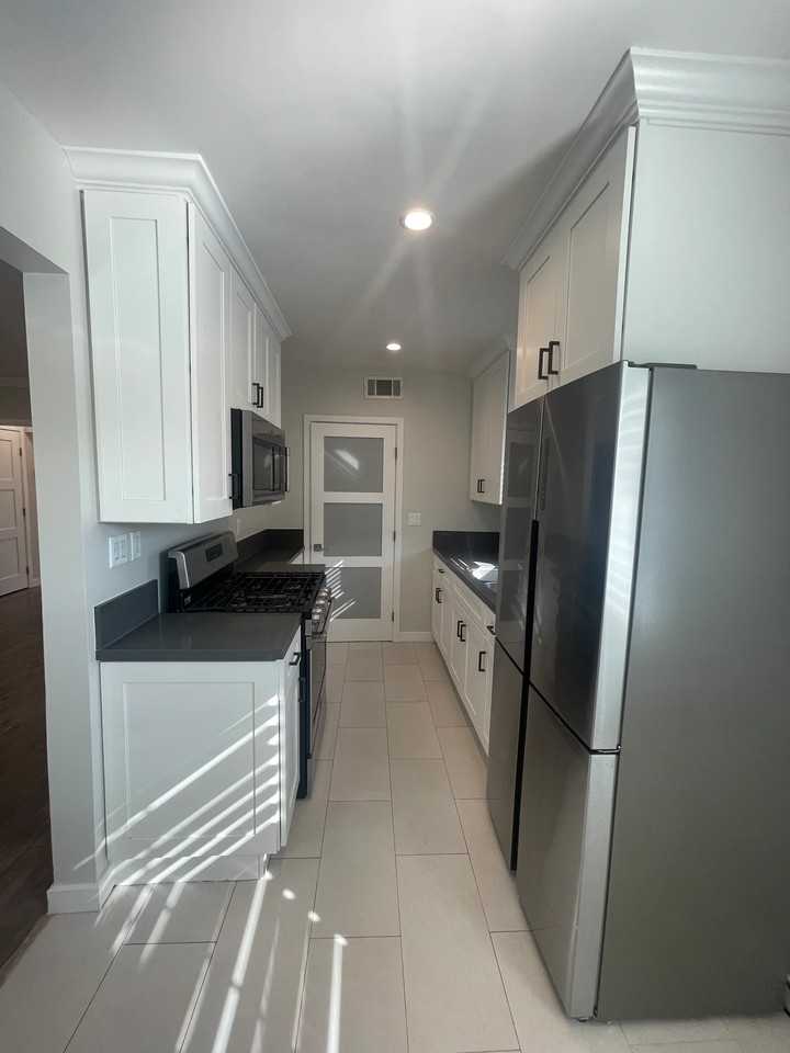 5410 Packard St - Photo 5 of 11