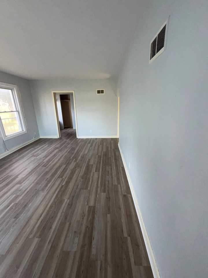 730 N 74th St - Photo 7 of 20